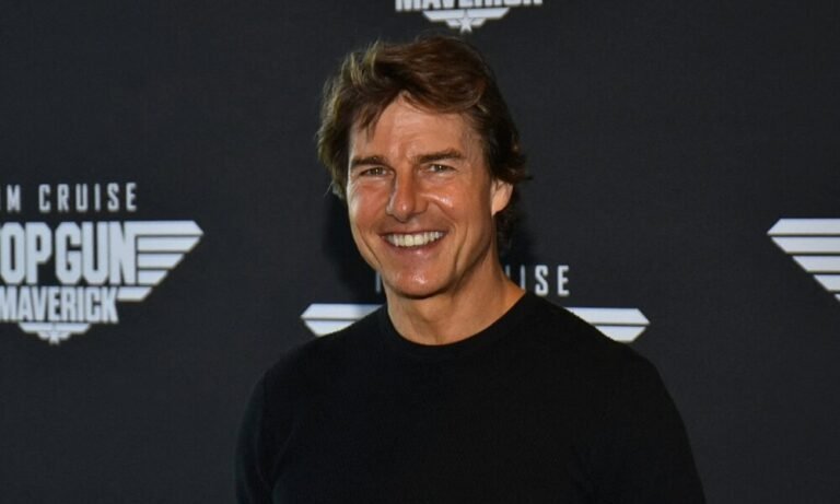 Tom Cruise returns in top gun 3 for theater debut
