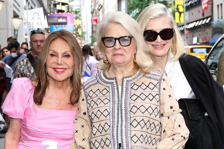 Rare red carpet appearance by Marlo Thomas and icons