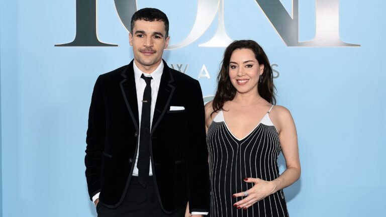Aubrey Plaza debuts chic baby bump style at Tonys