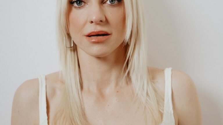 Anna Faris’ hollywood challenges and personal triumphs