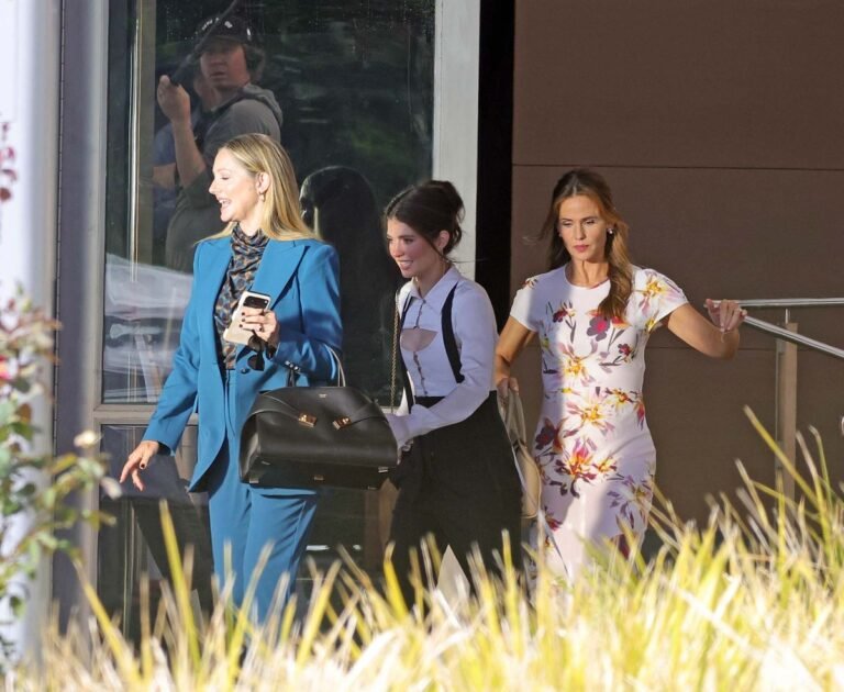 Why is Jennifer Garner paparazzi target so often lately