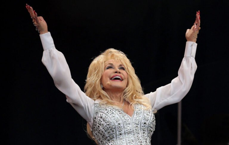 Dolly parton greatest songs and stories behind them Dolly parton greatest songs and stories behind them