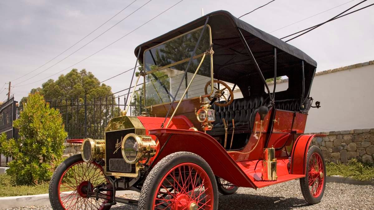 Vintage wheels at the fort car show returns this august