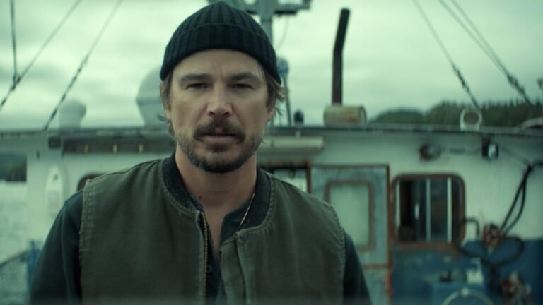 Josh hartnett sea monster series below is a thrilling jaws riff